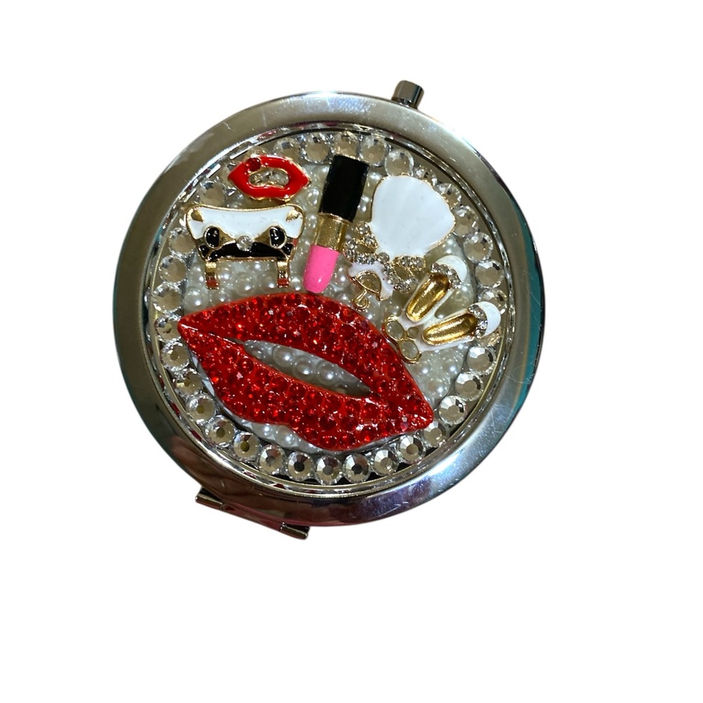 Red and Pink Lipstick Inspired Compact